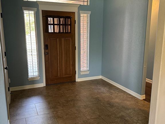 5th image of 5905 Creekmore Dr