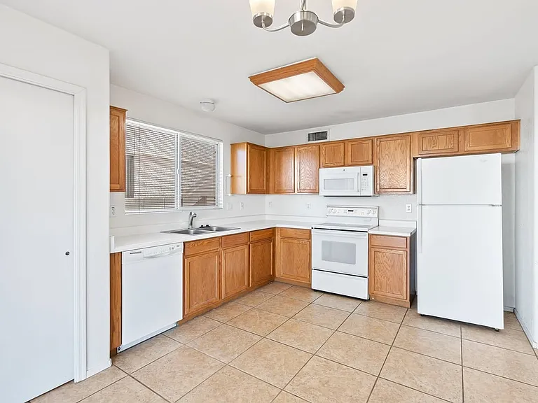 8238 S Placita Del Parque — Photo 14