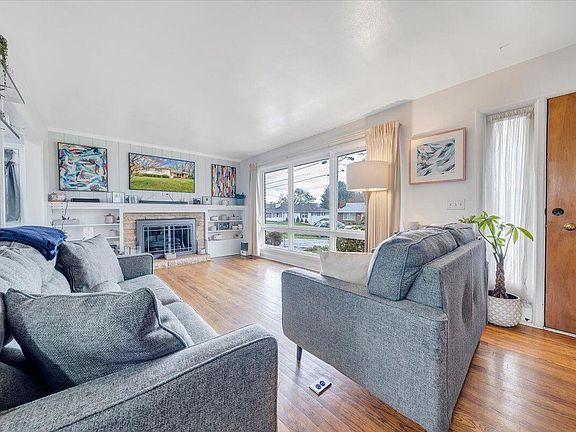 3rd image of 4417 Kirkwood Dr