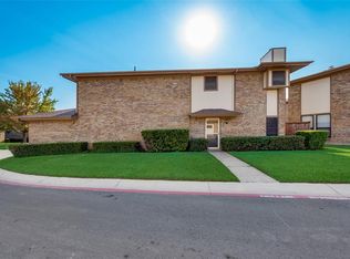 8 Rockwood Cir, Bedford, TX 76021