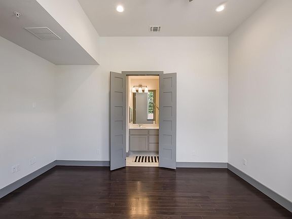 3rd image of 803 E Park Ave Unit 101