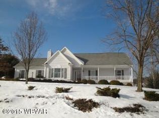 1012 Bonair Dr, Williamsport, PA 17701