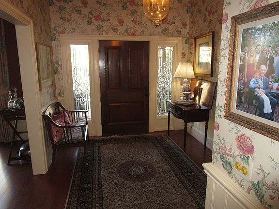 3rd image of 5 Ridgewood Cir