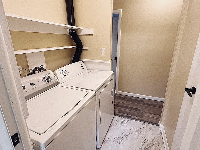 1688 Clyde Pl — Photo 11