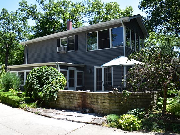 3rd image of 360 N Ferndale Ave