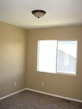 3 bed, 2.5 bath, 1176 sqft, $2,050 — Photo 2