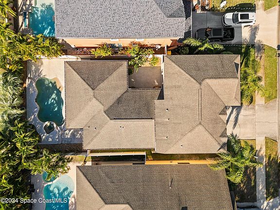 2nd image of 2482 Glenridge Cir