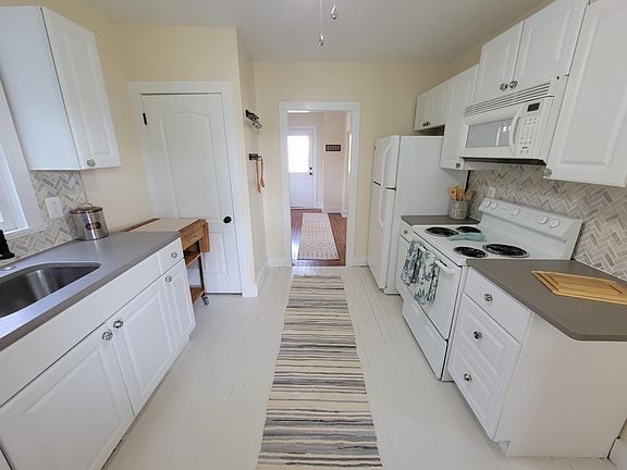 2nd image of 428 Highland Ave