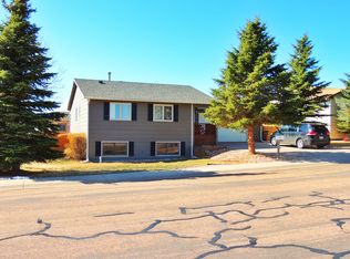 2132 Nighthawk Dr, Laramie, WY 82072