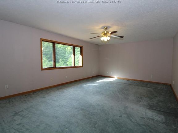 2nd image of 13 Twin Oaks Dr