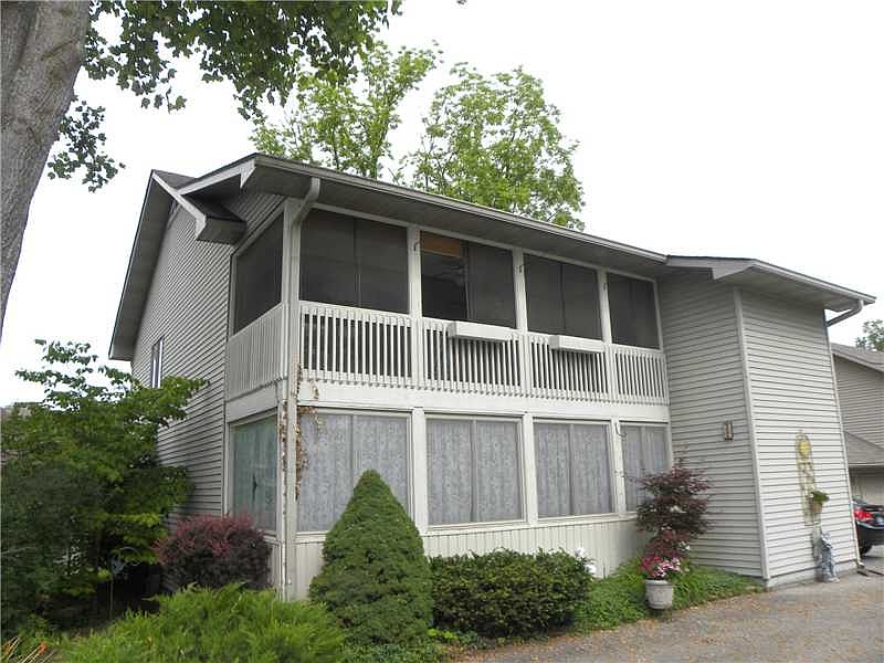 1st image of 30 N Sycamore Ln
