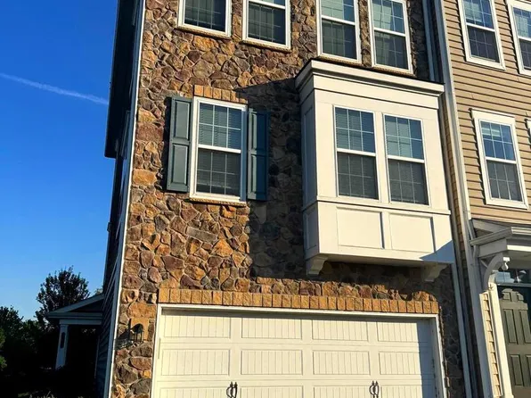 45029 Graduate Ter, Ashburn, VA 20147