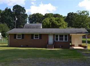 709 W Academy St, Madison, NC 27025