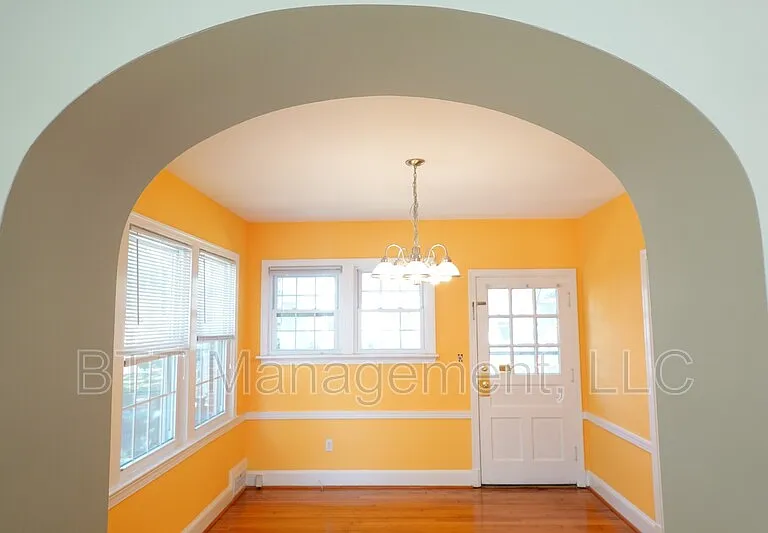 800 Maplewood Ave #1 — Photo 92
