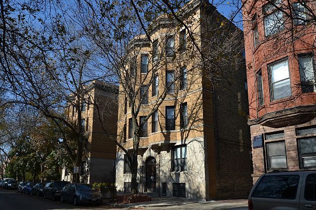 1st image of 438 W Belden Ave APT 10