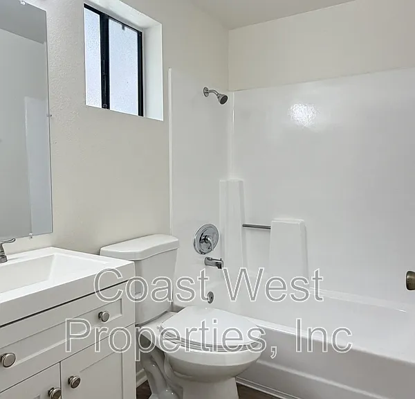 382 Acacia Ave #G — Photo 13