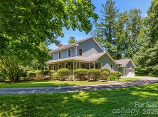 1064 Maplewood Ct, Hendersonville, NC 28791