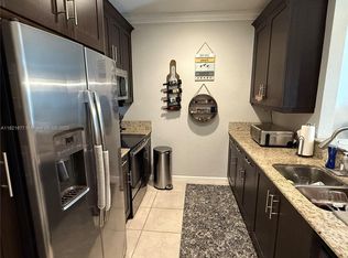 5855 Monterra Club Dr, Lake Worth, FL 33463