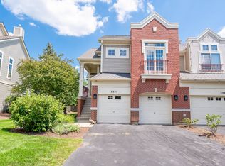 3325 Rosecroft Ln, Naperville, IL 60564