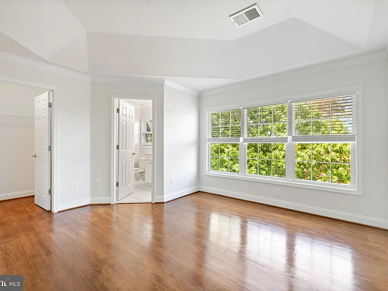 8342 Broderick Cir — Photo 27