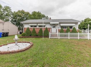 13852 Heatherwood Dr, Brookpark, OH