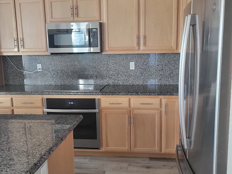 401 Waterwood Dr — Photo 8