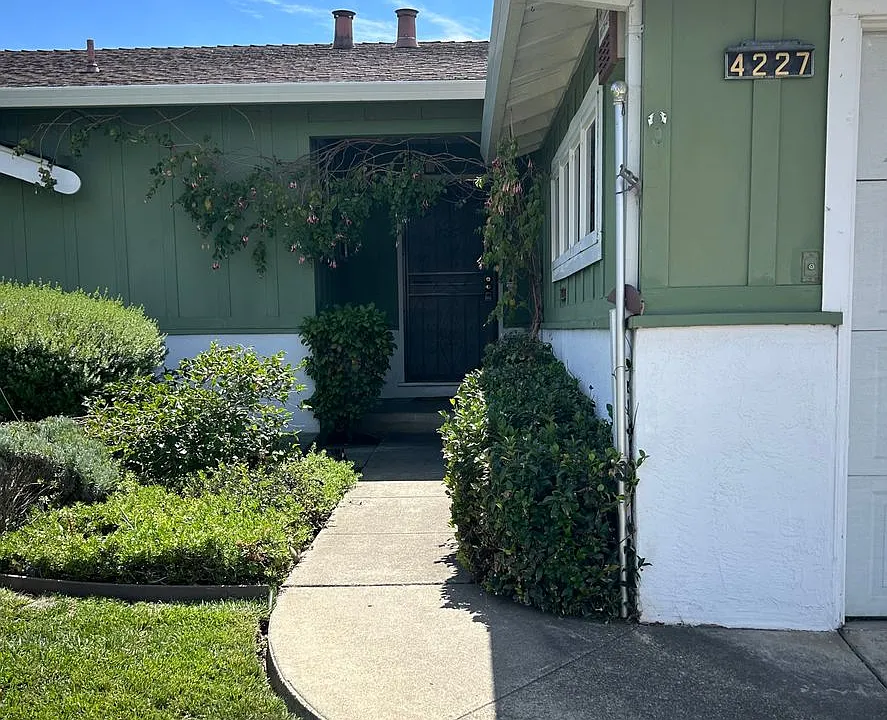 4227 Veronica Ave