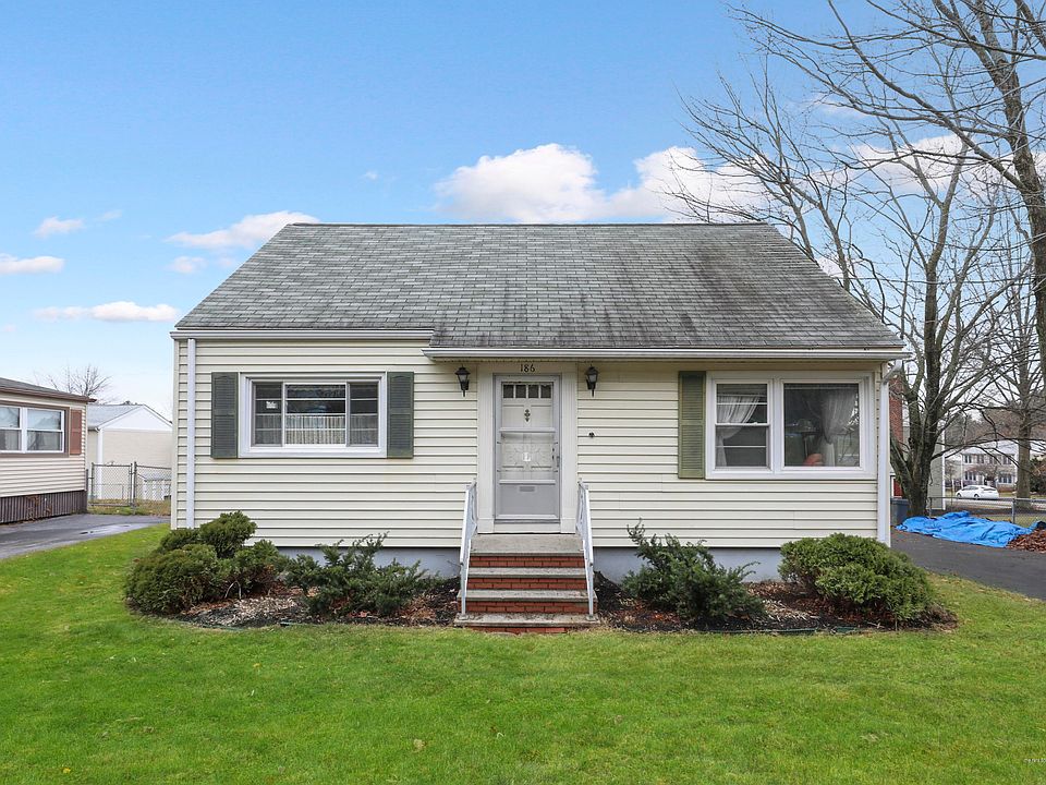 1st image of 186 Brackett St
