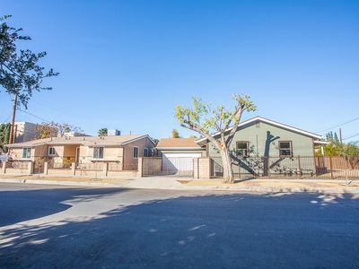 21511 Bassett St, Canoga Park, CA, 91303