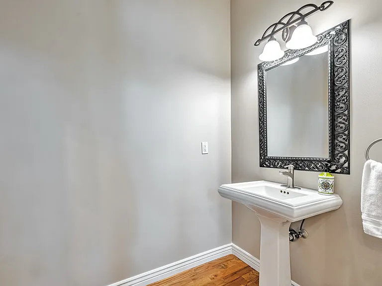1306 E 5250 S — Photo 24