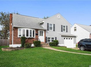 3661 Howard Ln, Wantagh, NY 11793