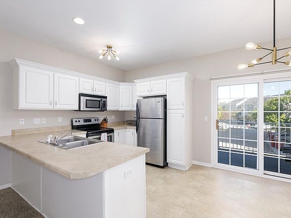 5th image of 3049 SW White Birch Dr