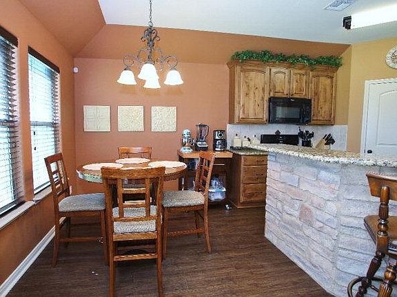 3rd image of 301 Tuscany Dr