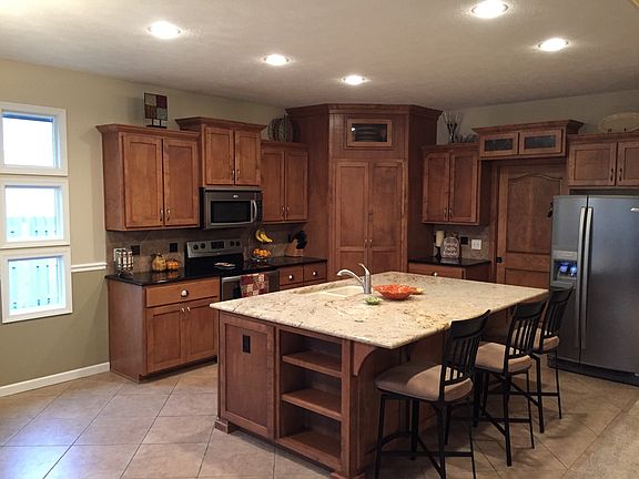 4th image of 21106 Hampton Dr