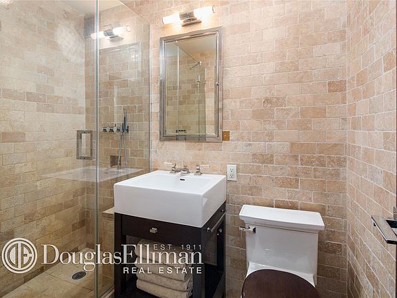 4th image of 132 E 35th St #10F