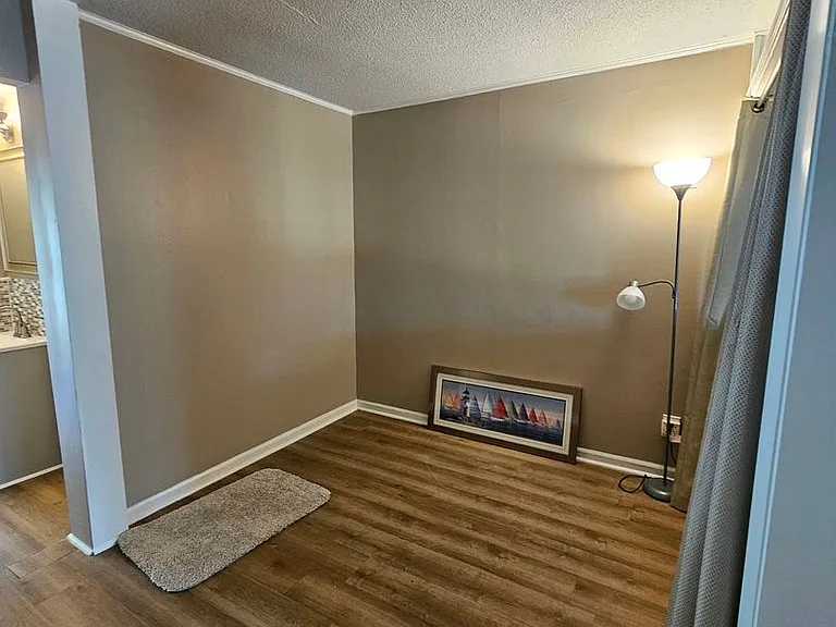 610 Putters Ln #210 — Photo 6