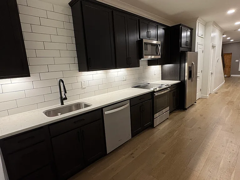 1047 Riverside Ave — Photo 3