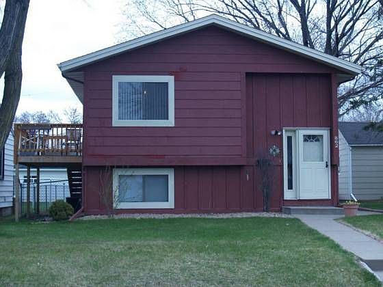 1st image of 862 18th Ave N