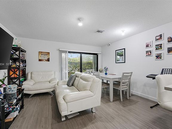 5th image of 5059 Genove Pl