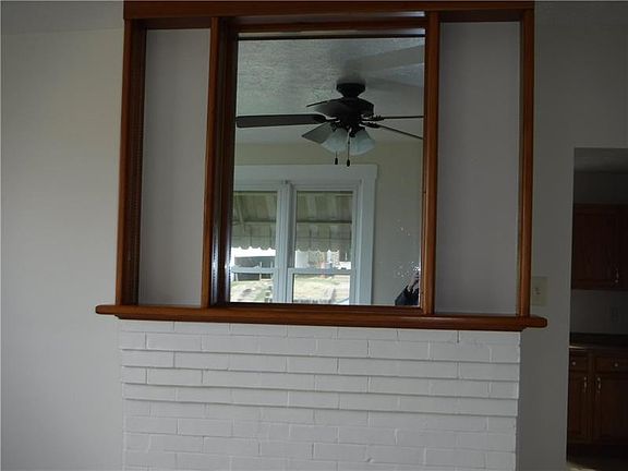 4th image of 1513 Lenz Ave