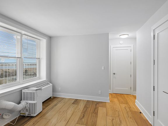 2nd image of 20-10 Seagirt Blvd #273