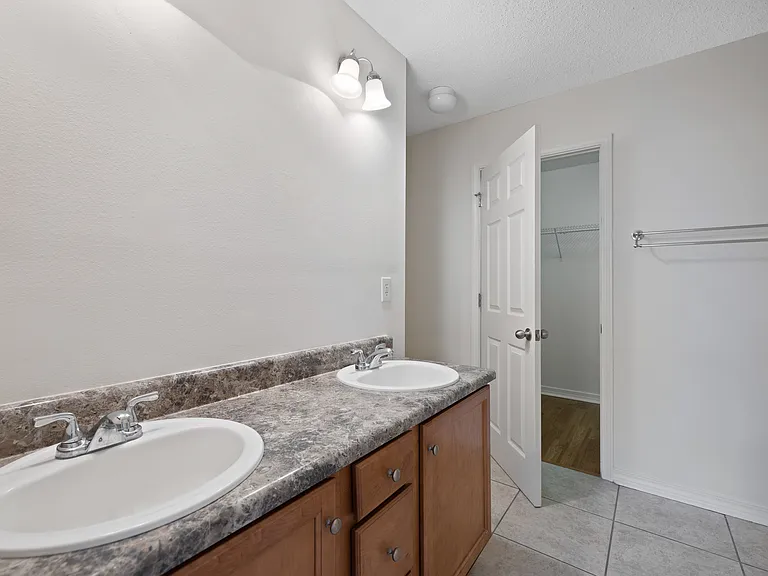 157 Cypress Ln — Photo 17