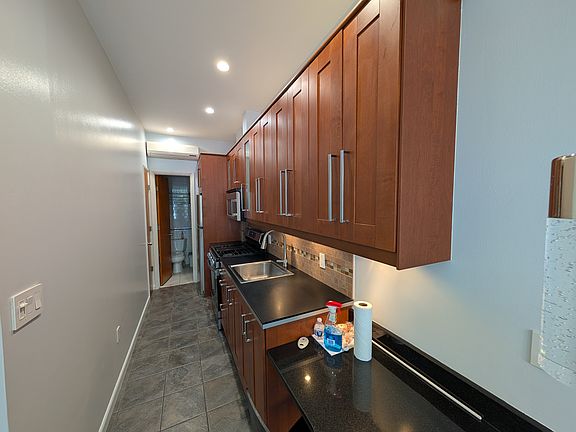 3rd image of 11 Denton Pl #1