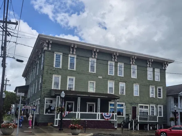 82 Public Ave #8, Montrose, PA 18801