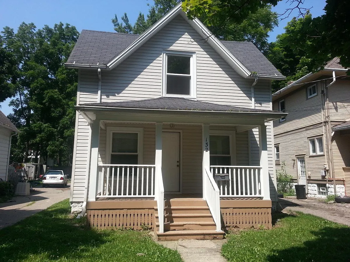 3 bed, 1040 sqft, $1,550 — Photo 1