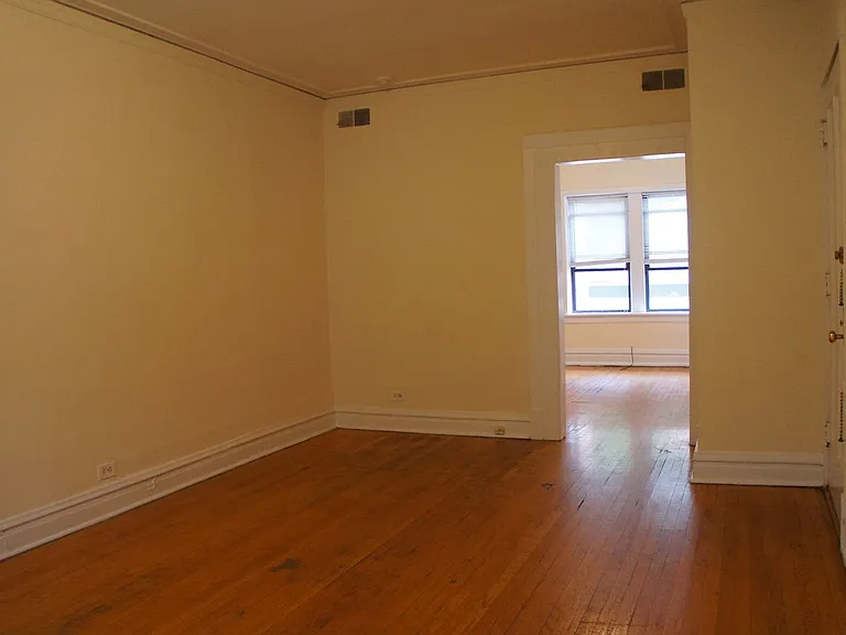 2516 N. Kedzie LP — Photo 21