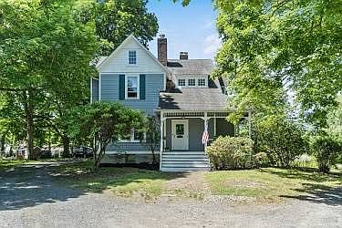 3rd image of 59 Willow Ave