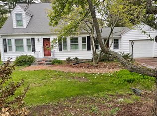 87 Topsfield Rd, Ipswich, MA 01938