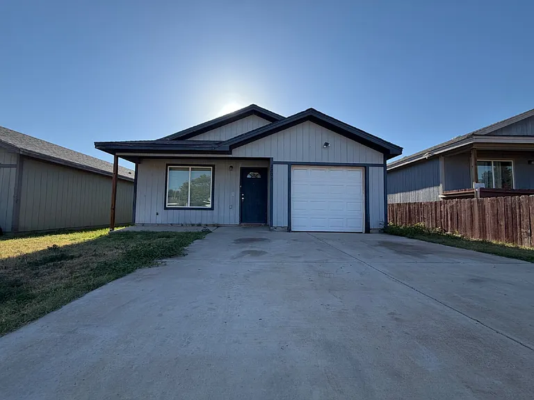 2205 Cedar Ave — Photo 1
