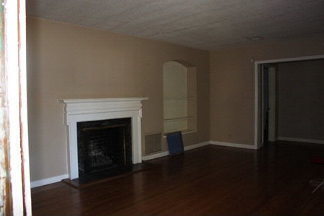 2nd image of 131 N May St